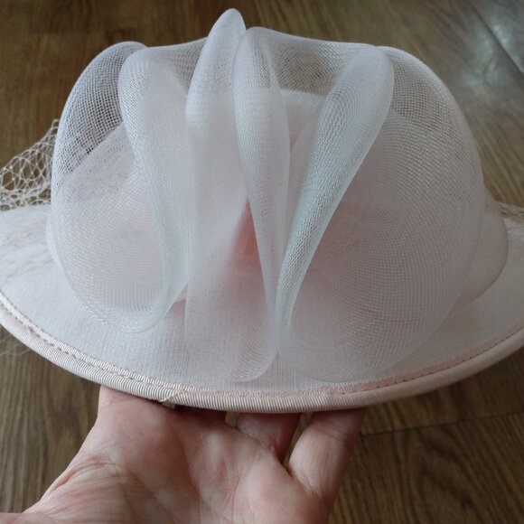 Vintage Pale Pink Hat with Mesh Bow and Net Veiling Fancy Formal Wedding - Picture 4 of 9